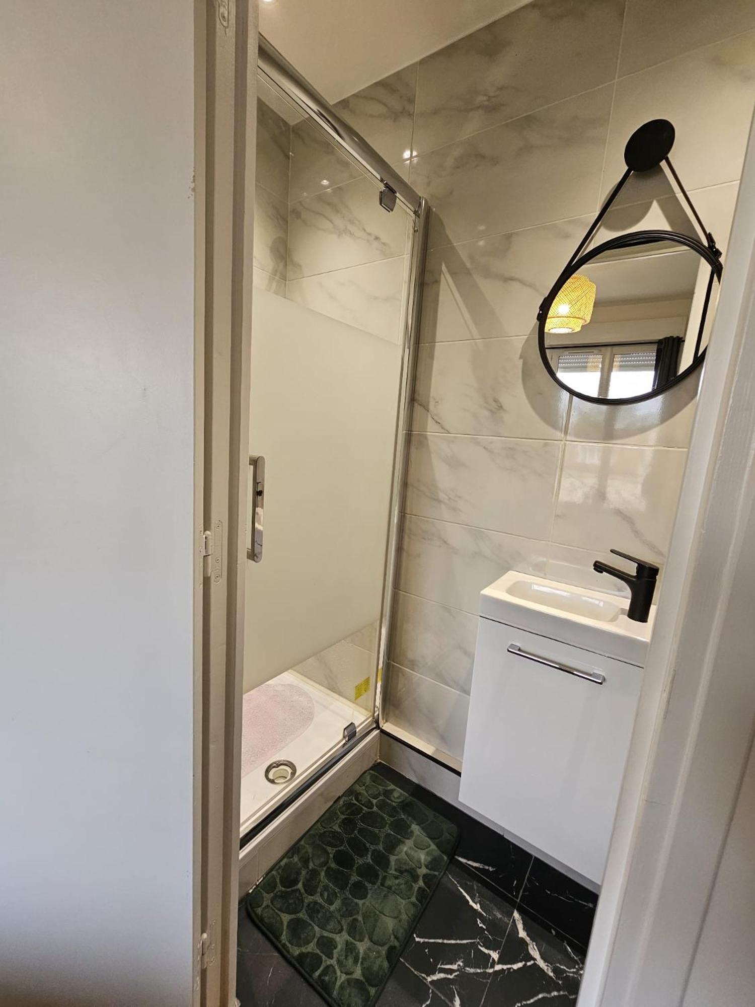 Chambre Verte Proche De Stade De France Pierrefitte-sur-Seine Buitenkant foto